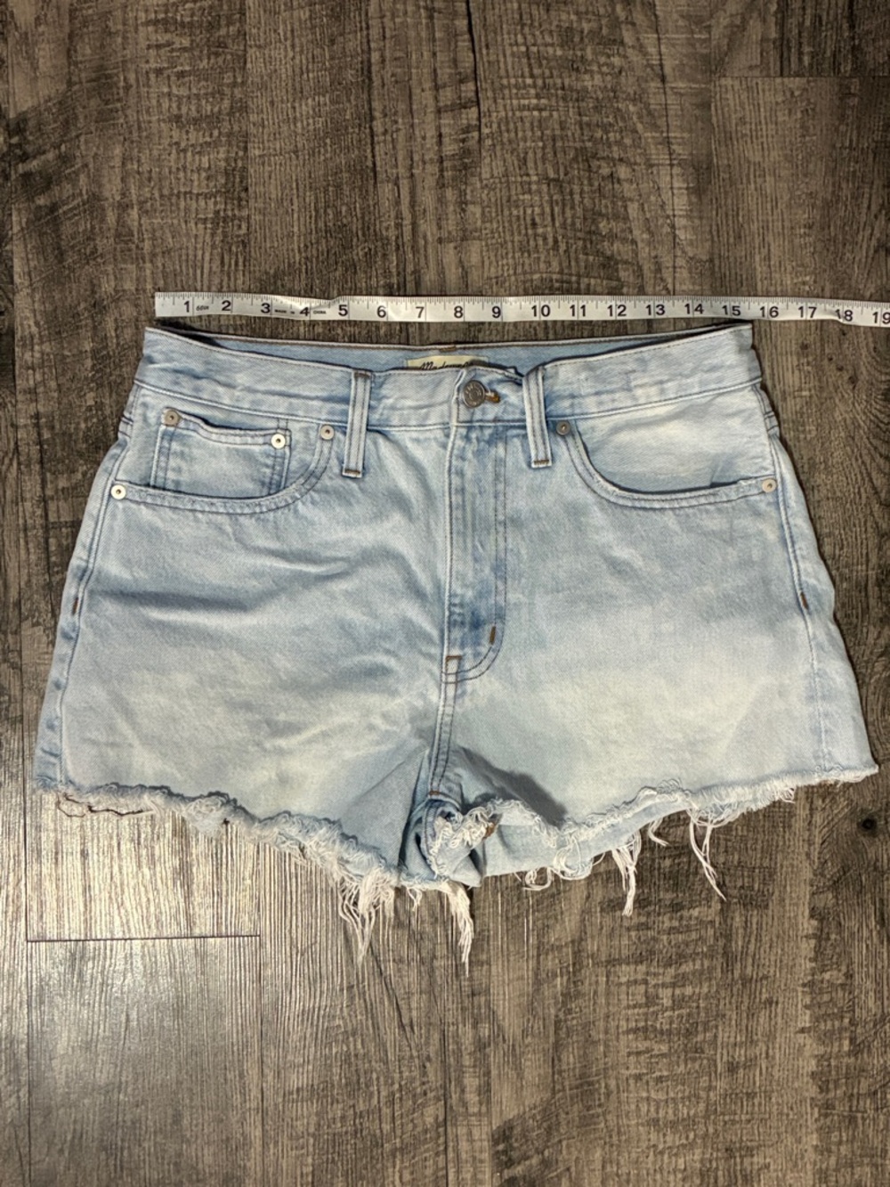 Madewell Relaxed Denim Shorts ✧ Light Wash ✧ Size 28 - Picture 5 of 8